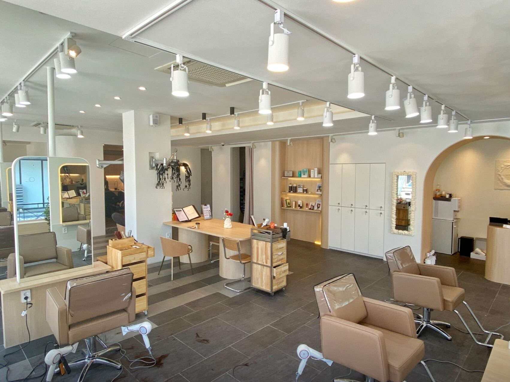 공주 미용실 추천 Best 4 염색 커트 볼륨매직 펌 가격